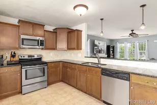 607 Nantucket Dr, Lansing, MI 48906 - Photo 6