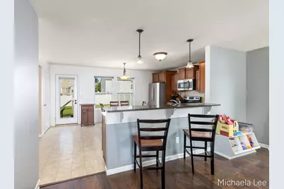 607 Nantucket Drive, Lansing, MI 48906 - Photo 4