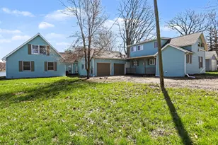 2743 Hemlock Rd, Quincy, MI 49082 - Photo 2
