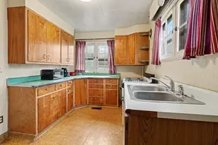 1823 W Michigan Ave W, Battle Creek, MI 49037 - Photo 6