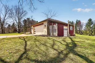 7999 Shadybrook Dr SE, Ada, MI 49301 - Photo 4