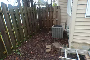 426 Madison St, Jackson, MI 49202 - Photo 2