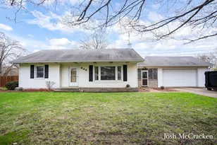 846 Lincoln Lake Ave SE, Lowell, MI 49331 - Photo 2