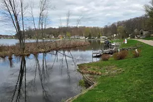 10281 Walnut Dr, Three Rivers, MI 49093 - Photo 2