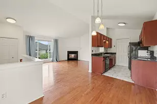 107 Commons Cir, Saline, MI 48176 - Photo 6