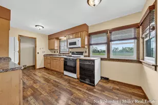 5375 Lansing Rd, Charlotte, MI 48813 - Photo 4