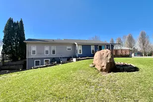 833 Crauns Ln, Quincy, MI 49082 - Photo 2