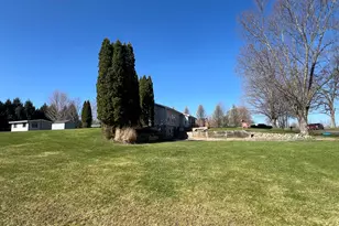 833 Crauns Ln, Quincy, MI 49082 - Photo 8