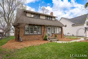 587 S Shore Dr, Holland, MI 49423 - Photo 2