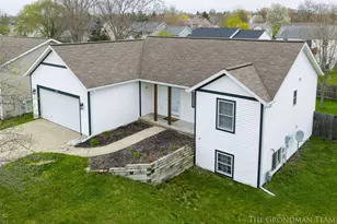 3076 Daybreak Ln, Holland, MI 49424 - Photo 2