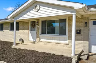 34573 Chope Pl, Clinton Twp, MI 48035 - Photo 8