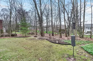 10434 Sourwood Ct, Brighton, MI 48114 - Photo 8