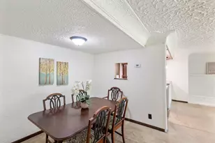 9832 Stadium Dr, Kalamazoo, MI 49009 - Photo 8