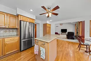 11460 Hearthside Dr, Pinckney, MI 48169 - Photo 16