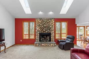 11460 Hearthside Dr, Pinckney, MI 48169 - Photo 6