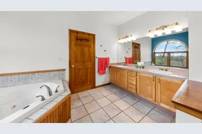 11460 Hearthside Drive, Pinckney, MI 48169 - Photo 28