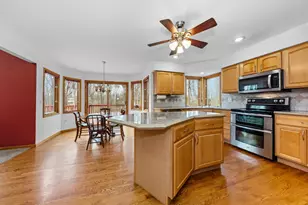 11460 Hearthside Dr, Pinckney, MI 48169 - Photo 16