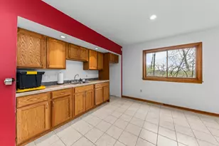 11460 Hearthside Dr, Pinckney, MI 48169 - Photo 46