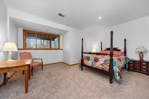 11460 Hearthside Dr, Pinckney, MI 48169 - Photo 48