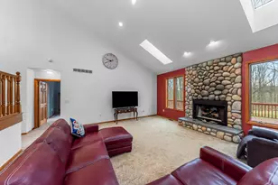 11460 Hearthside Dr, Pinckney, MI 48169 - Photo 8