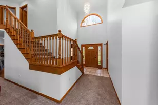11460 Hearthside Dr, Pinckney, MI 48169 - Photo 4