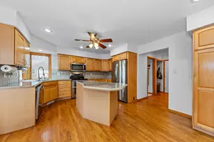 11460 Hearthside Dr, Pinckney, MI 48169 - Photo 18