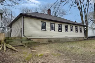 207 N Osmun St, Greenville, MI 48838 - Photo 4