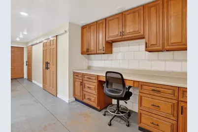 2255 N Portage Road, Jackson, MI 49201 - Photo 16