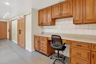 2255 N Portage Rd, Jackson, MI 49201 - Photo 16