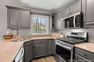3283 Lorrimar Ln, Saugatuck, MI 49453 - Photo 10