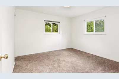 219 Ottawa Drive, Troy, MI 48085 - Photo 18