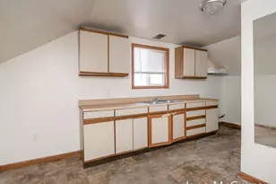 414 E Hackley Ave, Muskegon, MI 49444 - Photo 24