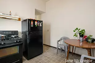 414 E Hackley Ave, Muskegon, MI 49444 - Photo 8