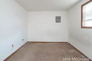 414 E Hackley Ave, Muskegon, MI 49444 - Photo 28