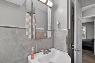 2005 Cortland Blvd, Jackson, MI 49203 - Photo 16