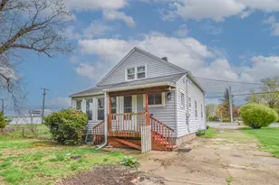 377 Marshall St, Coldwater, MI 49036 - Photo 2