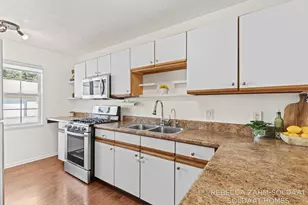 1040 Ada Pl Dr SE, Grand Rapids, MI 49546 - Photo 12
