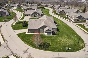 1229 Waterwalk Dr, Holland, MI 49423 - Photo 4