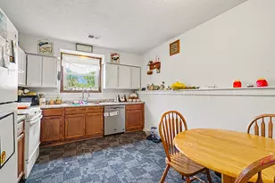 630 E St Joseph St, Paw Paw, MI 49079 - Photo 6