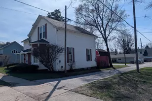 208 S Washington Ave, Ludington, MI 49431 - Photo 2