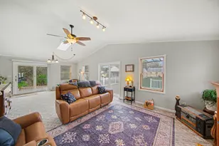 411 Park Rd, Jackson, MI 49203 - Photo 6