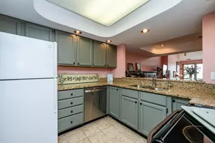 197 Wayne St, Saint Joseph, MI 49085 - Photo 4