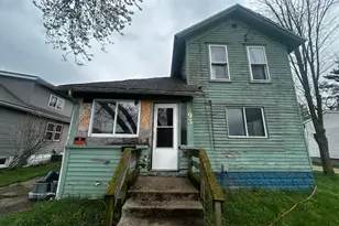 93 Webber St, Battle Creek, MI 49015 - Photo 2