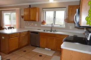 808 Church St, Fowlerville, MI 48836 - Photo 14