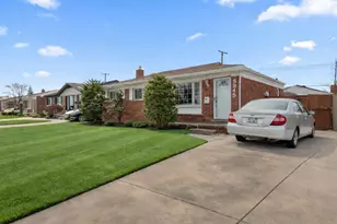 5845 Plainfield St, Dearborn Heights, MI 48127 - Photo 2
