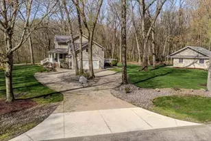 68960 Wildwood Dr, White Pigeon, MI 49099 - Photo 2