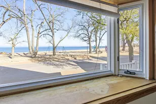 619 Lake St, Saint Joseph, MI 49085 - Photo 12