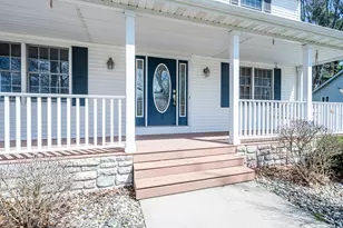 1375 Catherine Cir, Saint Joseph, MI 49085 - Photo 2
