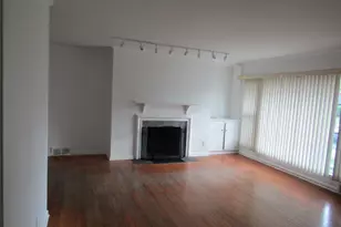 27182 Spring Arbor Dr, Southfield, MI 48076 - Photo 6