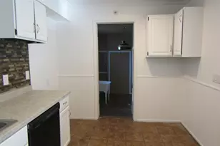 27182 Spring Arbor Dr, Southfield, MI 48076 - Photo 16